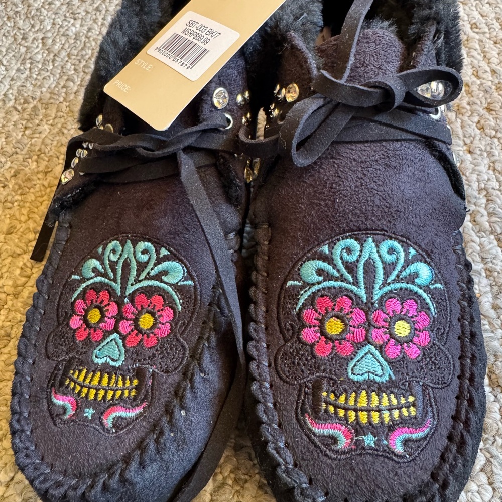 Colorful Skull Embroidered Moccasins